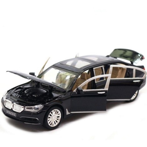 Автомодель автомобиля BMW 760 7695(Black) свет, звук, открываются двери