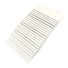 Магнітний вініл з клейовим шаром MVK30х60 розмір 30х60 мм 0,7 мм