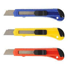 Ніж канцелярський BM.4646 корпус пластик, ширина леза 18 мм                     